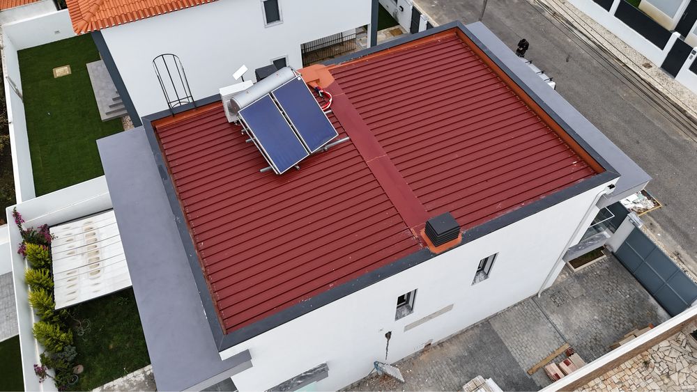 Serviços de impermeabilização e painel sanduíche