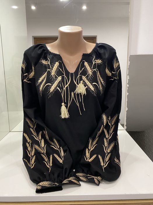 Вишиванка чоловіча, вишите плаття, вишиванка жіноча