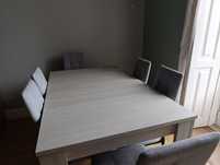 Mesa extensível e cadeiras