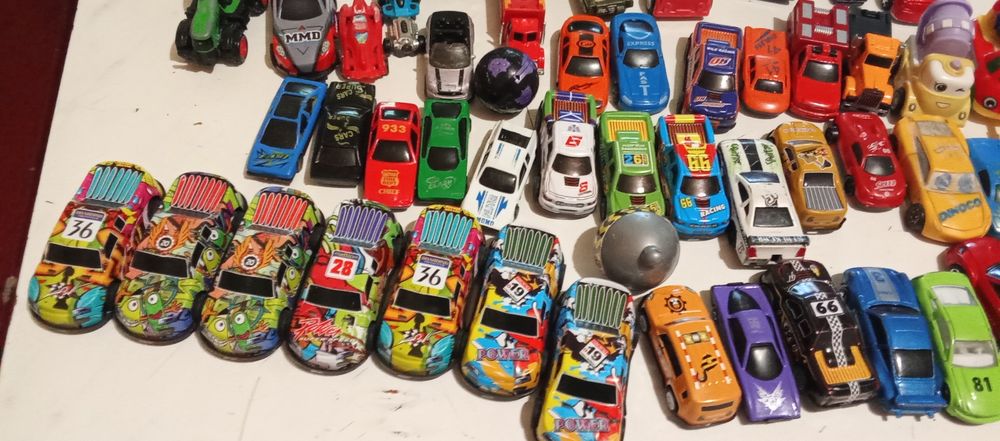 машинки и уточки для купання.