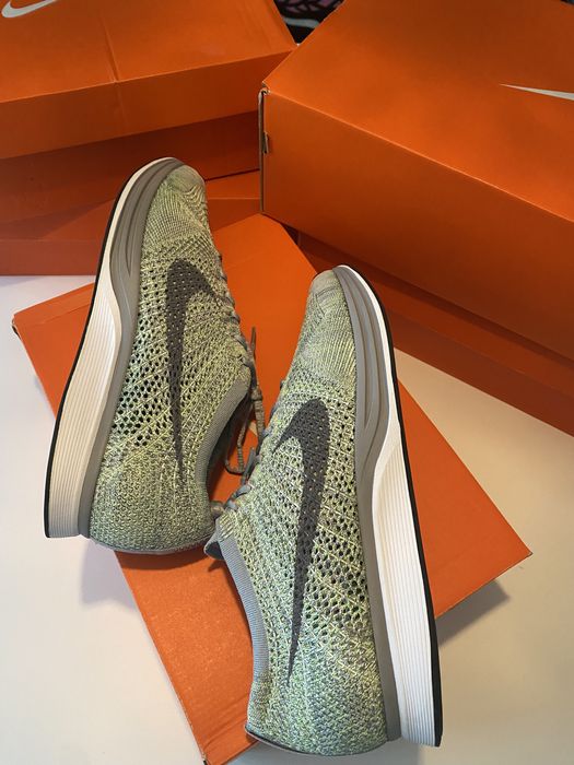 Nike Flyknit Racer White/Cool Grey - Ghost Green Ultraboost