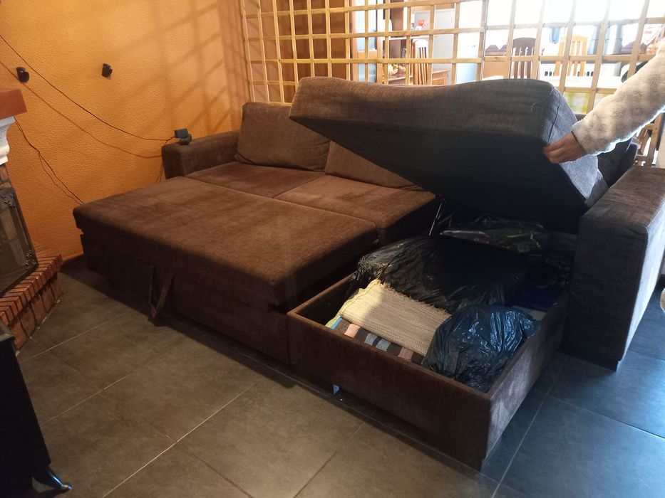 Vendo sofá cama.
