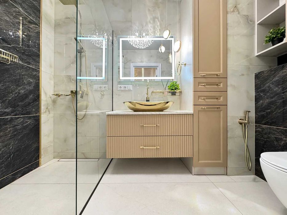 Трикімнатна з ремонтом та меблями