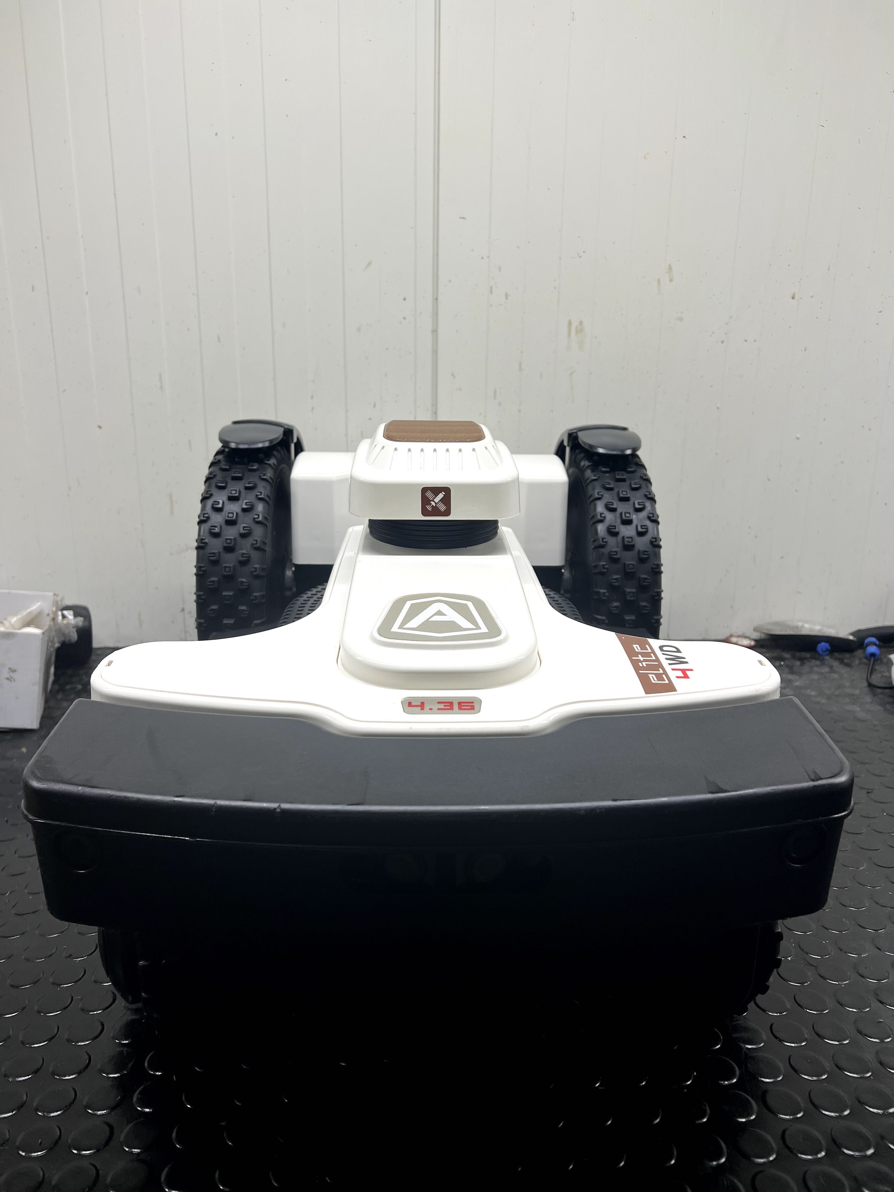 Robot Koszący Ambrogio 4.36 4WD RTK
