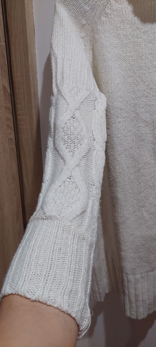 Kremowobiały gruby sweter Tu rozmiar M 38