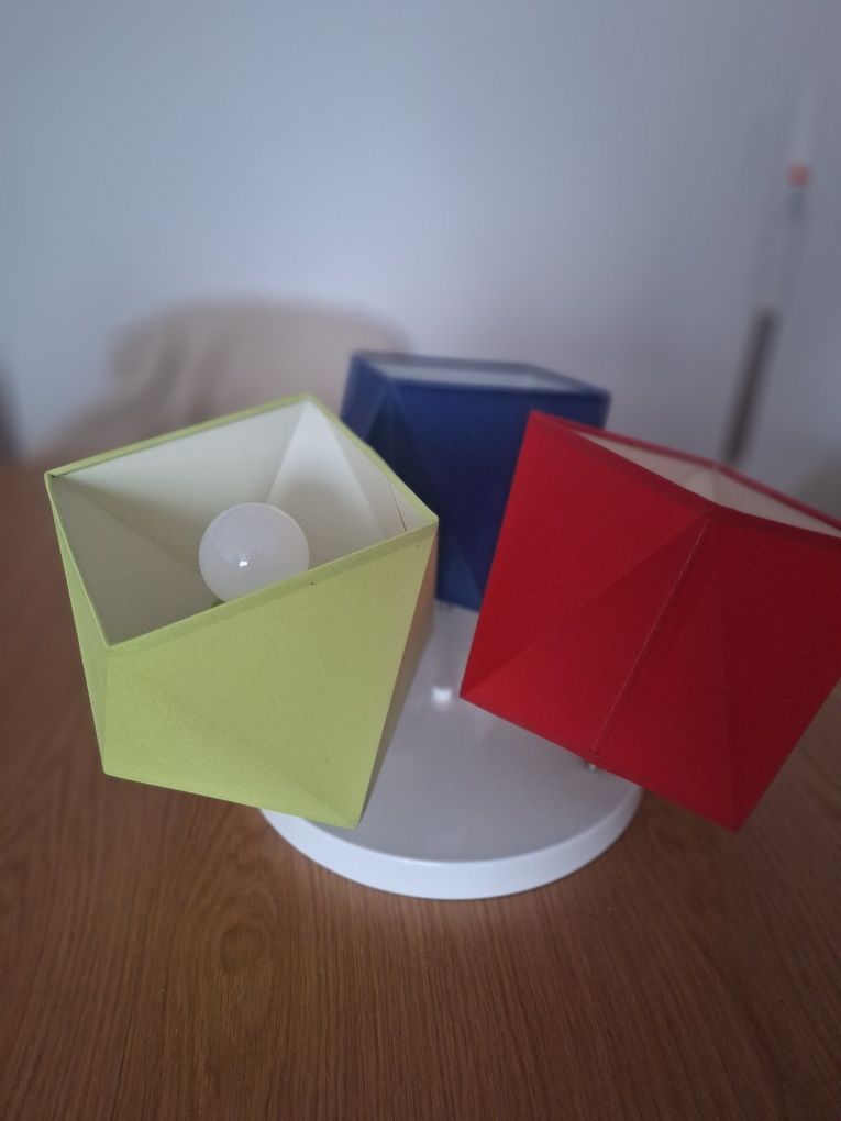 Lampa sufitowa do pokoju dziecięcego