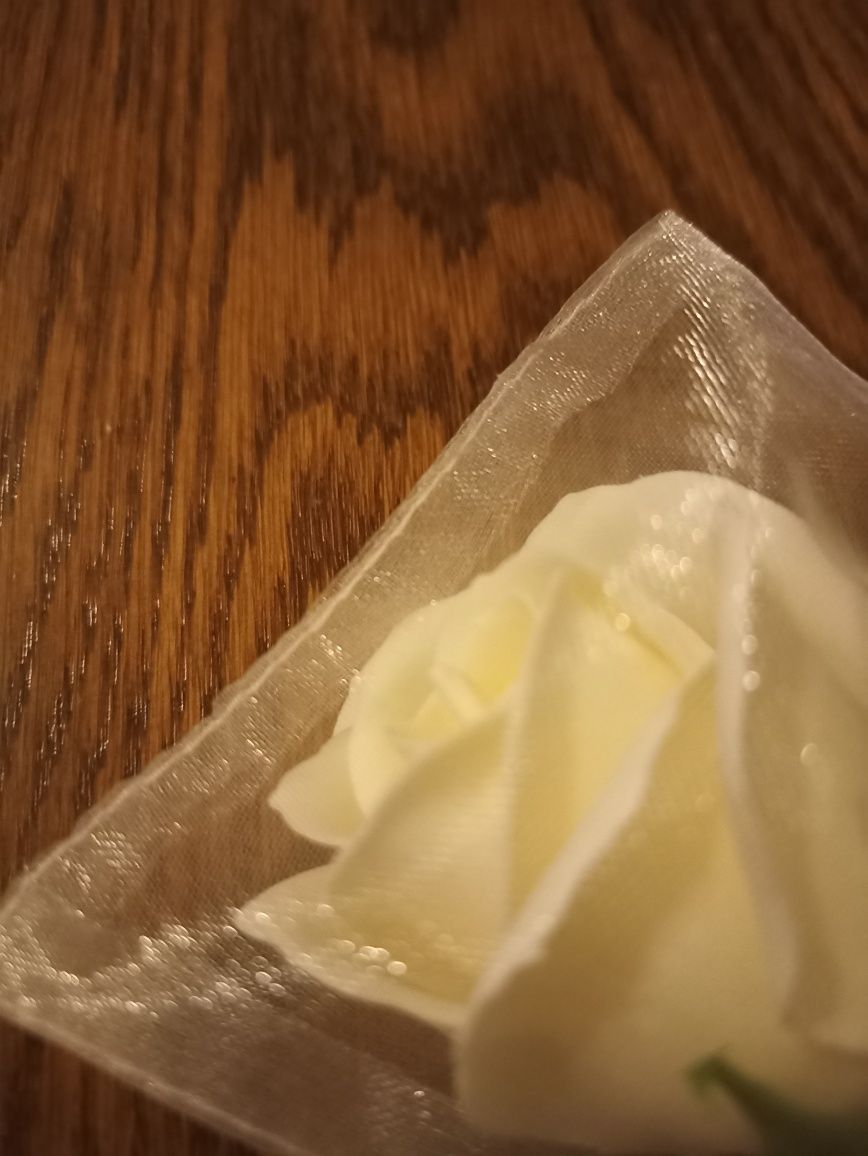 Kremowa róża mydlana, sztuczna, podziękowanie
