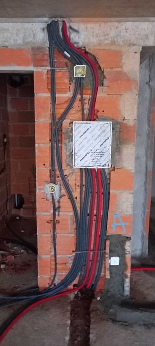 Electricista, instalação, reparação e manutenção