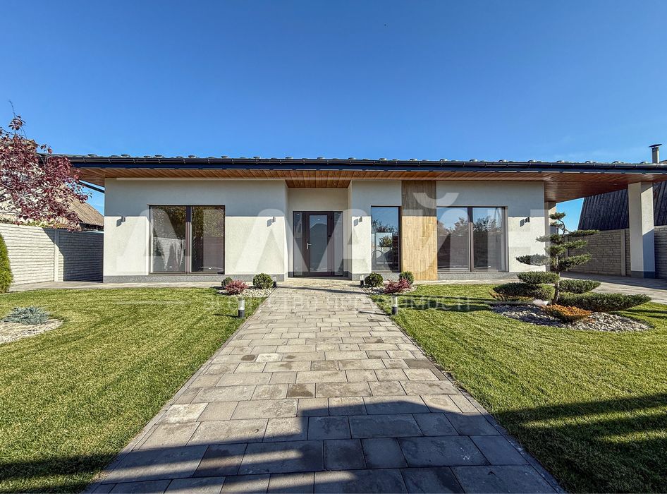 Новий казковий будиночок в гарному районі