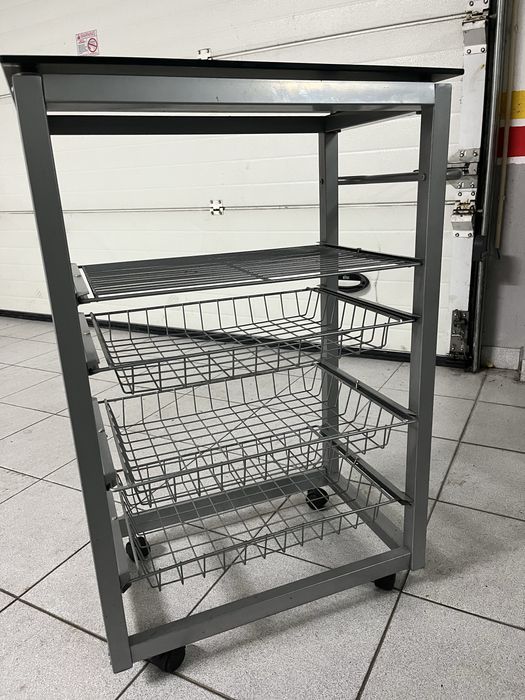 Mesa extensível mais 2 cadeiras e carrinho em tampo de vidro