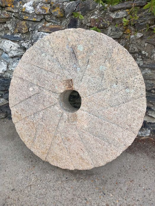 Pedra decorativa de granito redonda