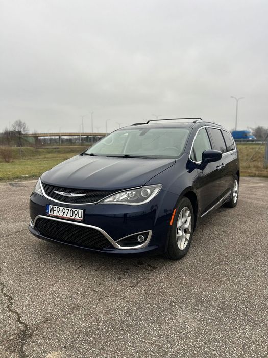 Chrysler Pacifica Touring L plus