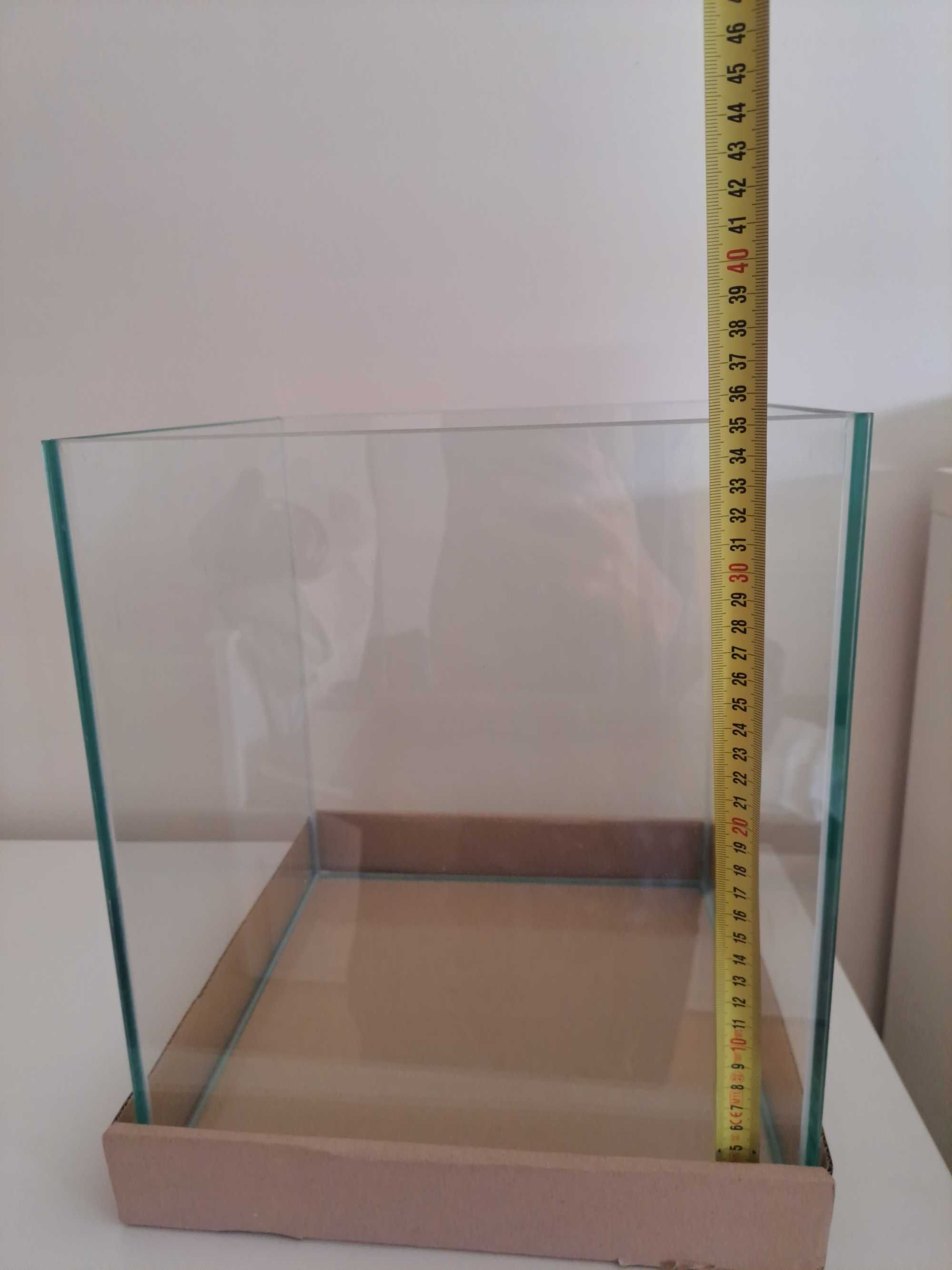 Aquário com formato de cubo