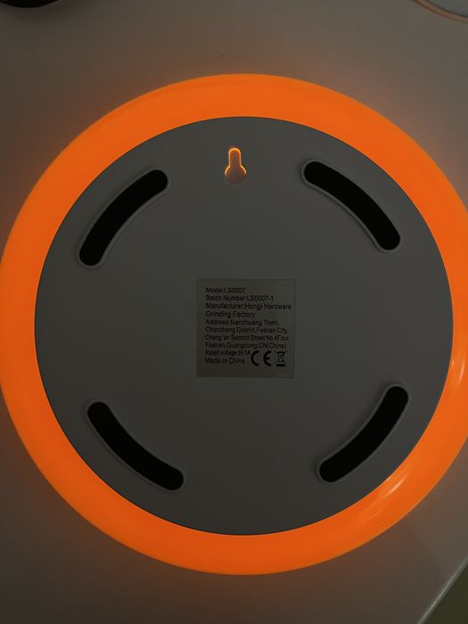 ( на руках 1 шт  ) LED лампа , у формі «Пончік»