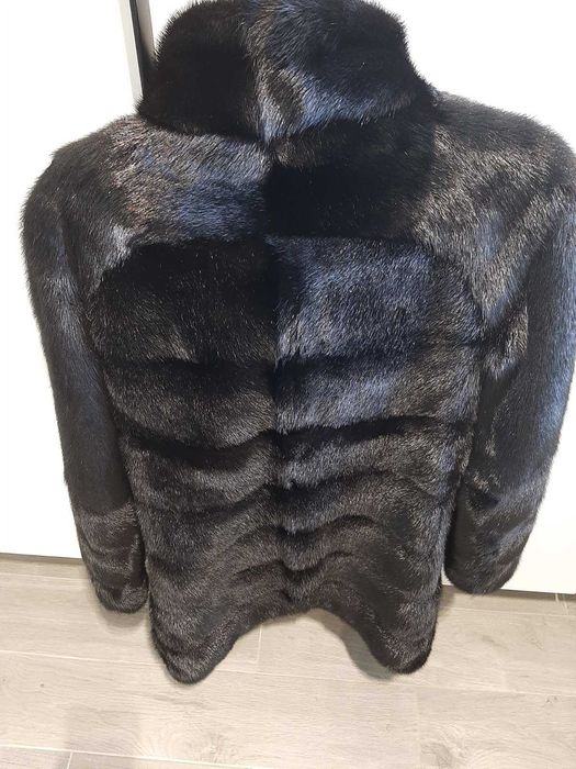 Норкова шуба чорна