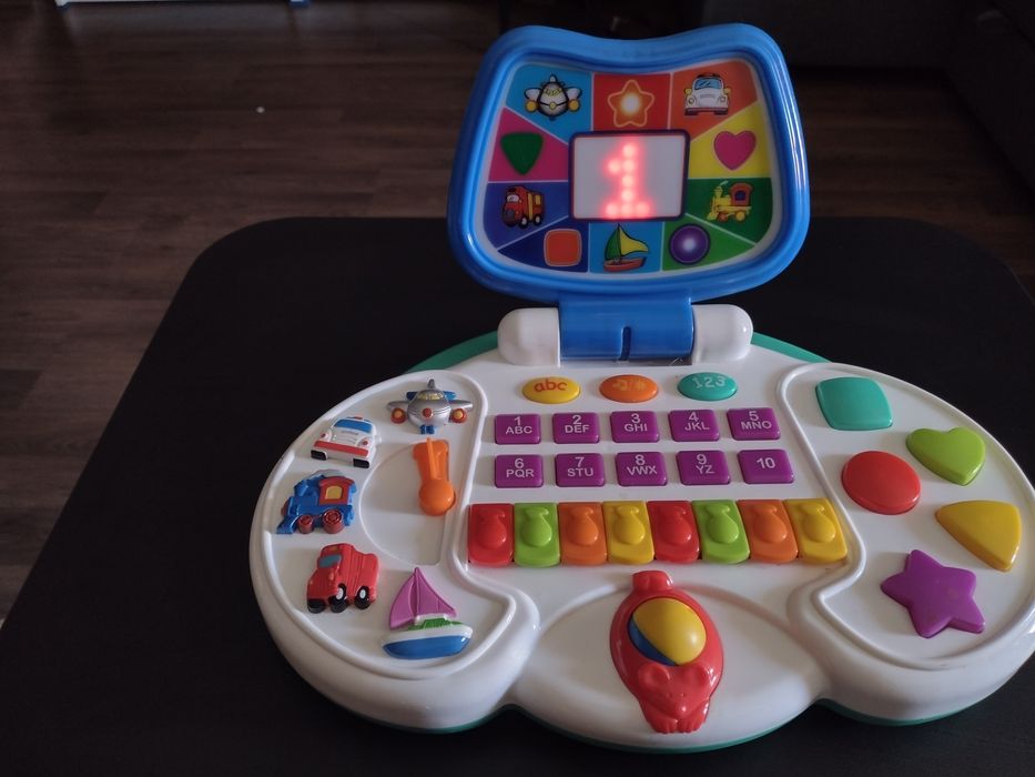 Zabawkowy laptop
