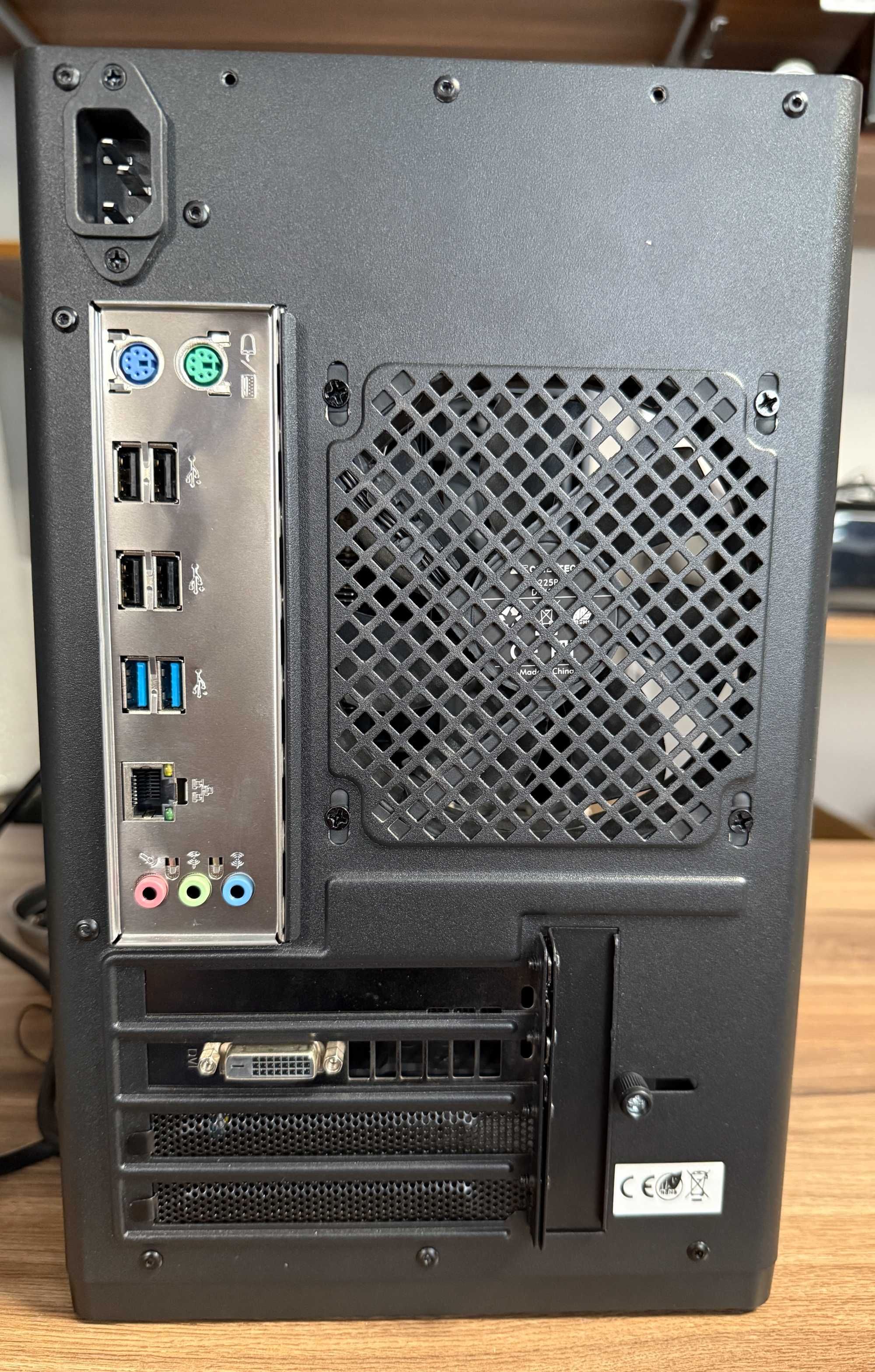 Komputer do gier i nie tylko XEON e5, RX 470 32 GB RAM, SSD+HDD warto!