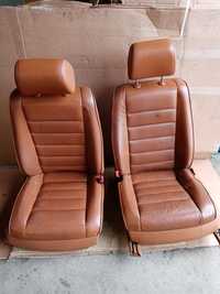 Fotele komplet kanapa boczki skóra ruda elektryczne VW Touareg 7L