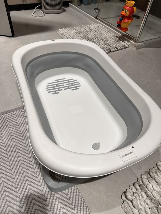 Дитяча ванночка, яка складається