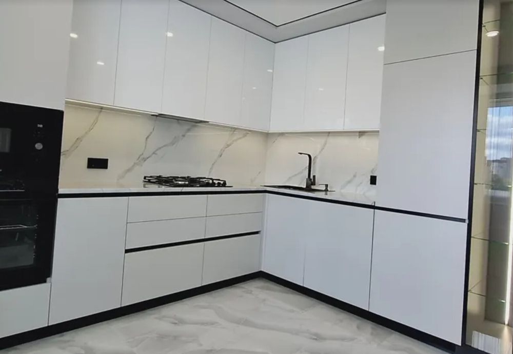 Продаж 2к квартири 71 кв. м на вул. Курбаса Леся