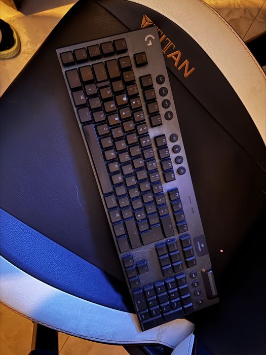 Teclado Logitech G915 (wireless)