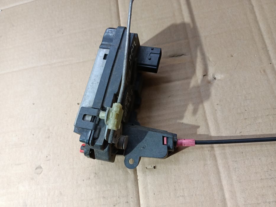 Zamek drzwi prawy tył tylny Opel Zafira B 4 piny