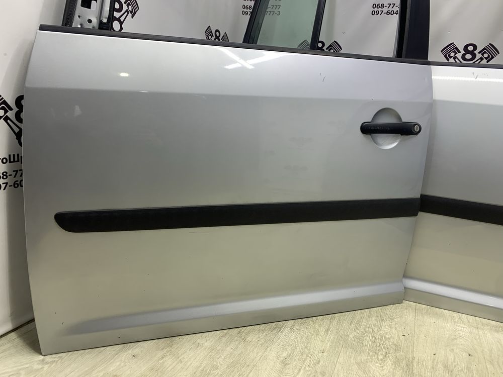 Дверка Volkswagen Touran 1 дверки двері VW тауран задня передня