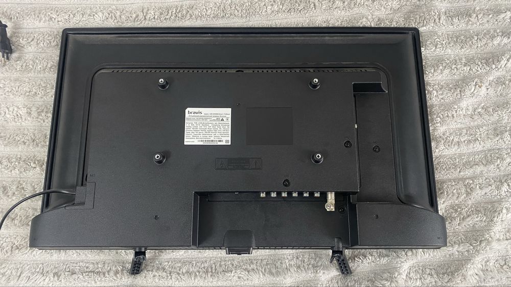 Телевізор Bravis LED-24G5000Smart 23.6 дюймів