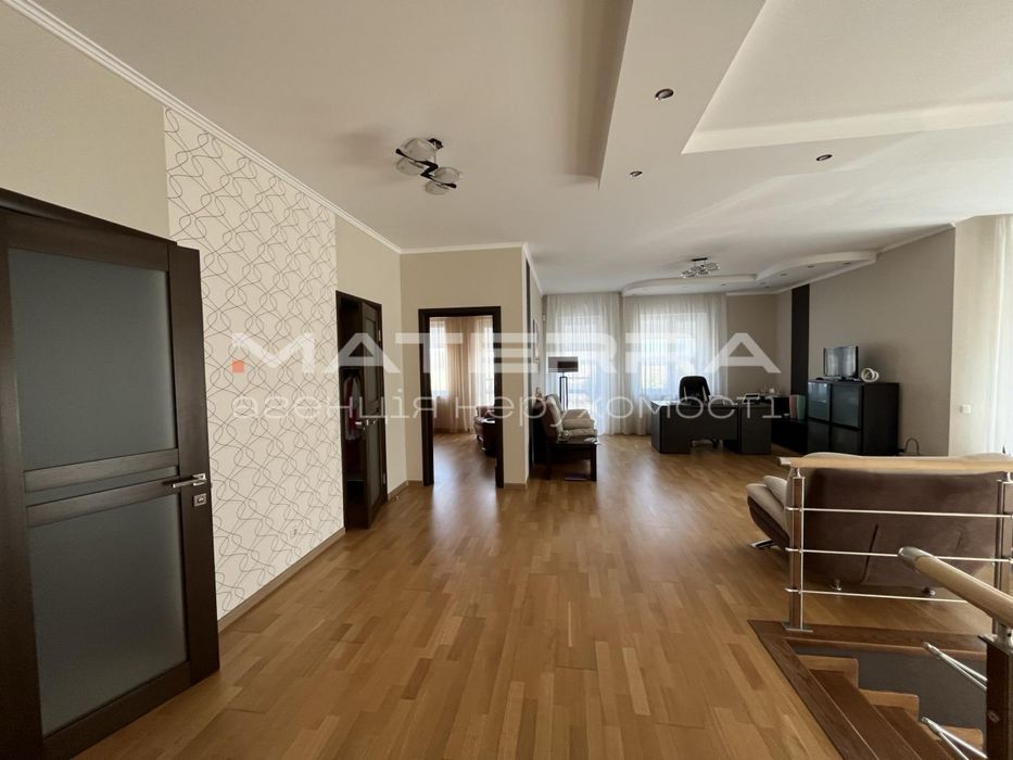 Продаж сучасного будинку в Забірʼє 1 лінія від лісу