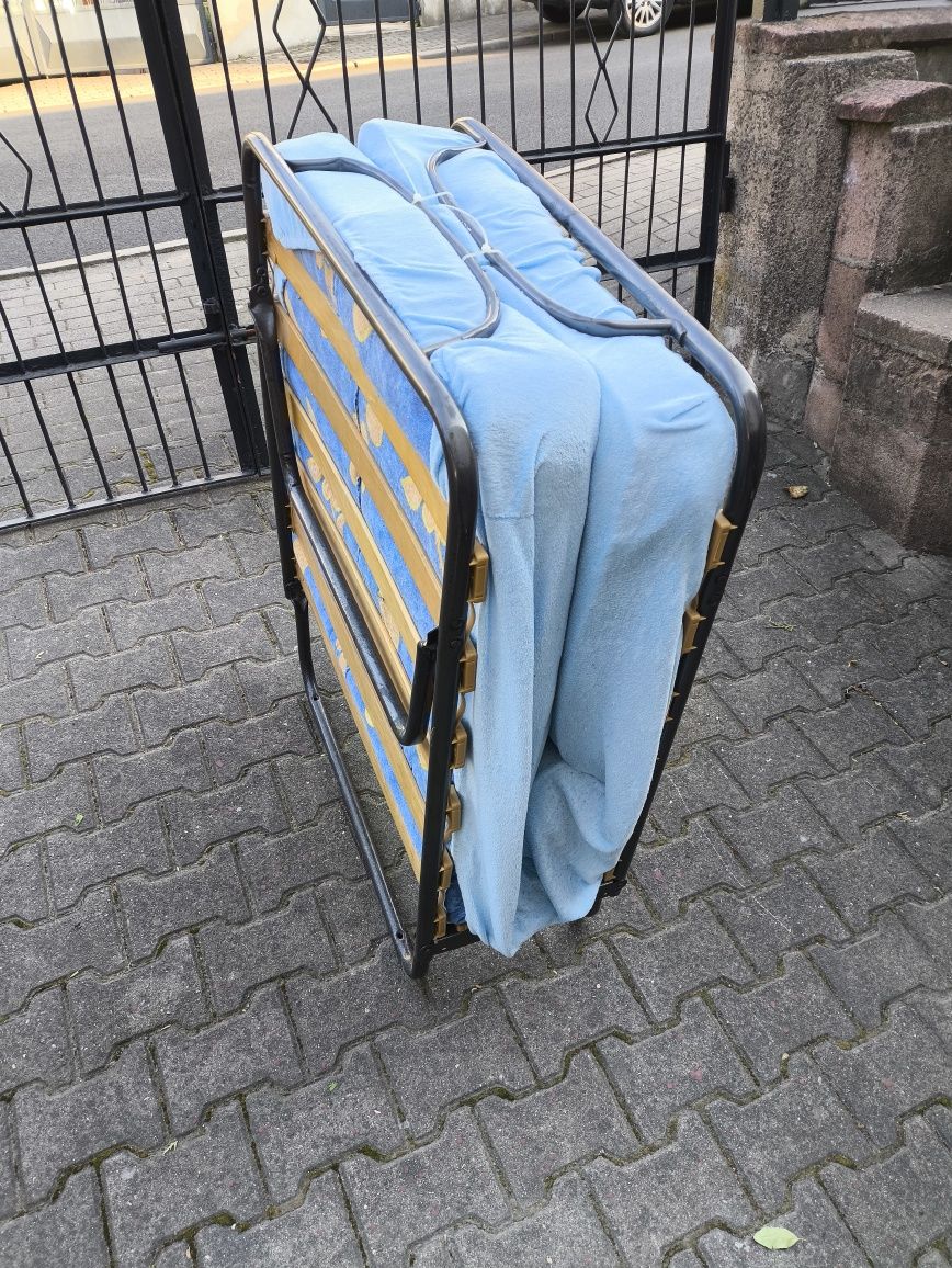 Łóżko turystyczne składane