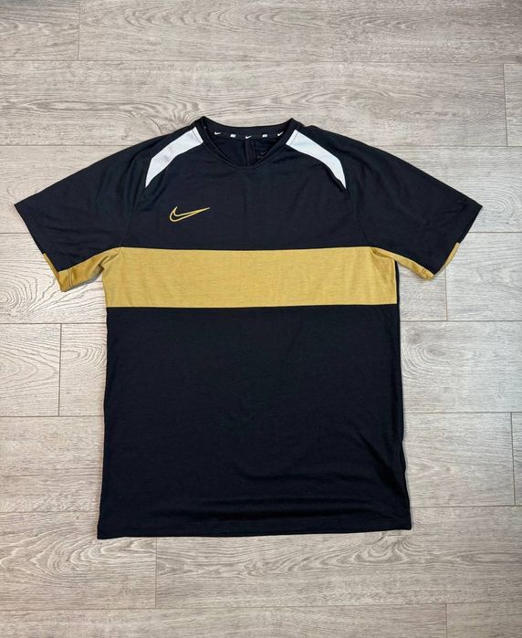 Футболки спортивные мужские, фирма nike, размер l.