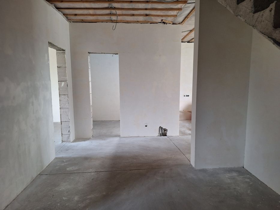 Будинок  + комунікації  +5 с Київський шлях 300 м