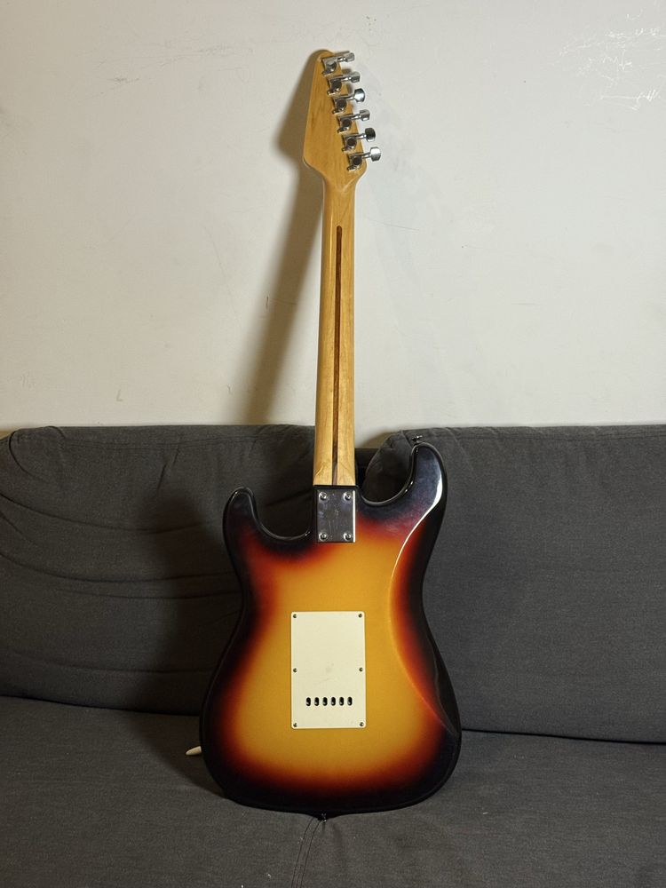 Guitarra Elétrica Stratocaster em perfeito estado