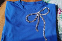 Niebieski t-shirt/bluzka w cudowną kokardą rozm M/L