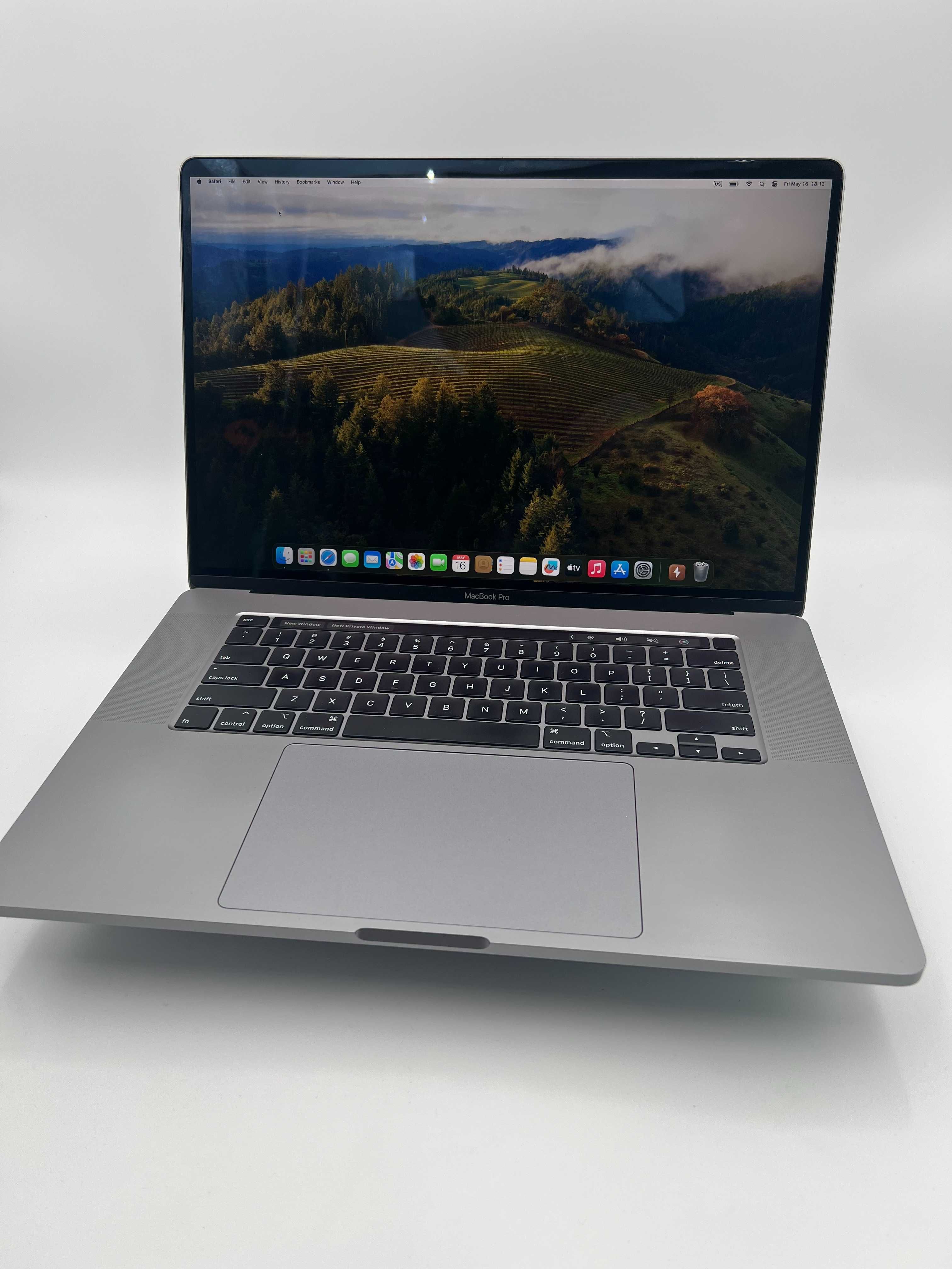 Macbook Pro 16" Touchbar CPU 8core, 32Gb ram, 1TB SSD, AMD Radeon 8GB