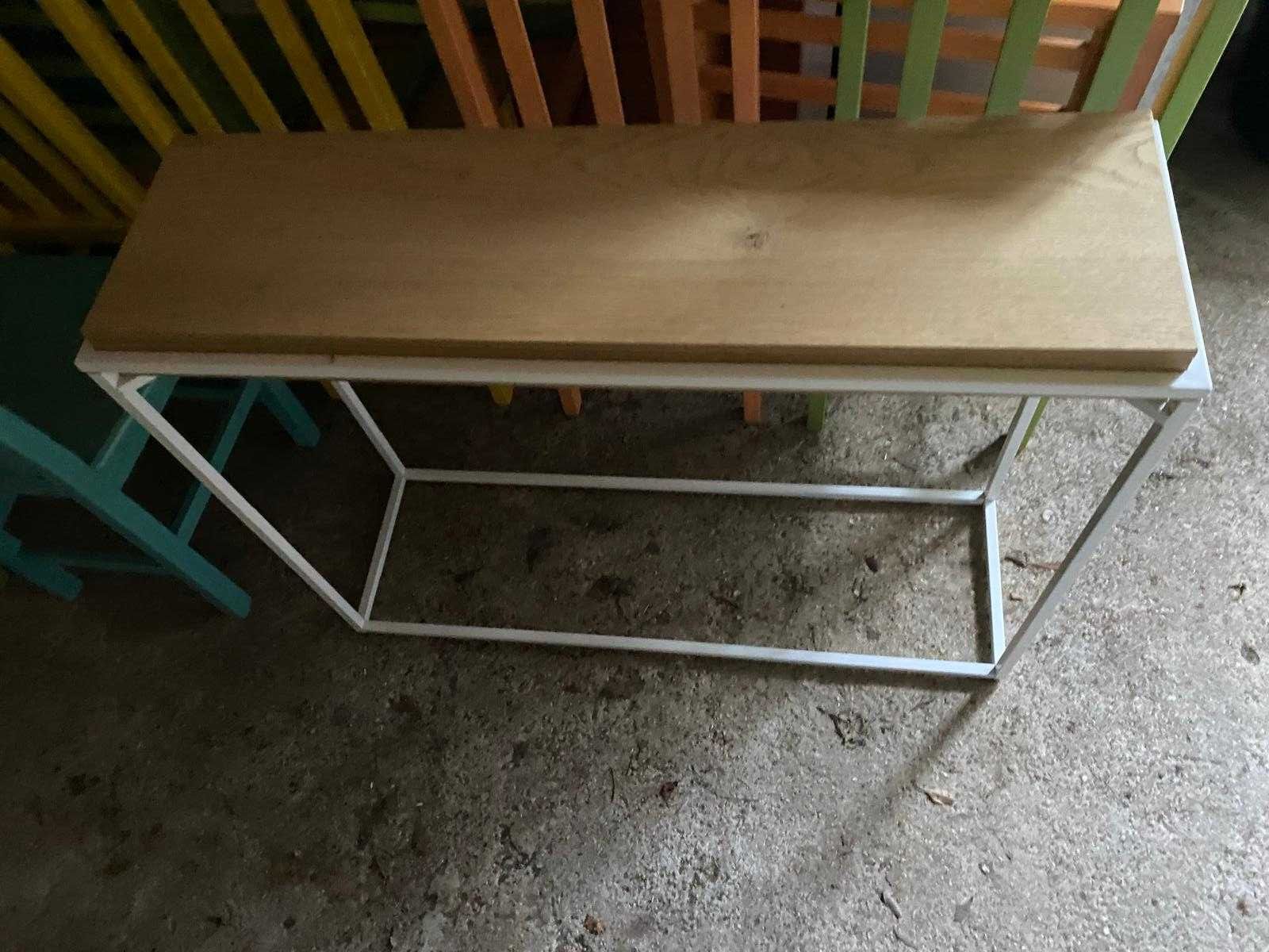 Aparador decorativo, ferro lacado branco tampo em madeira
