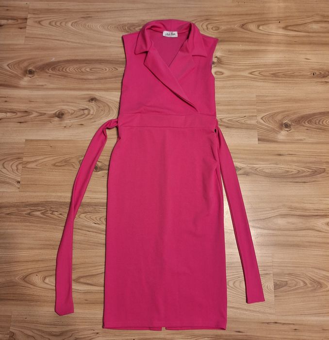 Elegancka Różowa sukienka S 36 midi dopasowana wizytowa świąteczna