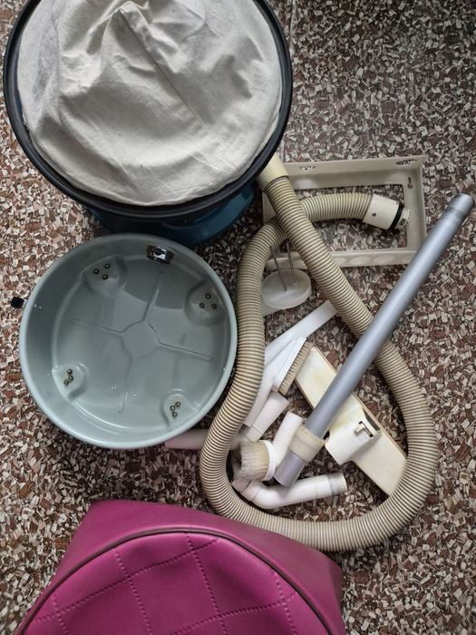 Речі часів СРСР. Пылесос-пуф "Урал ПНВ-600"