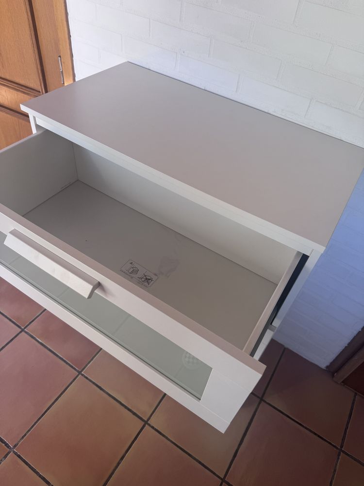 Comoda ikea otimo estado