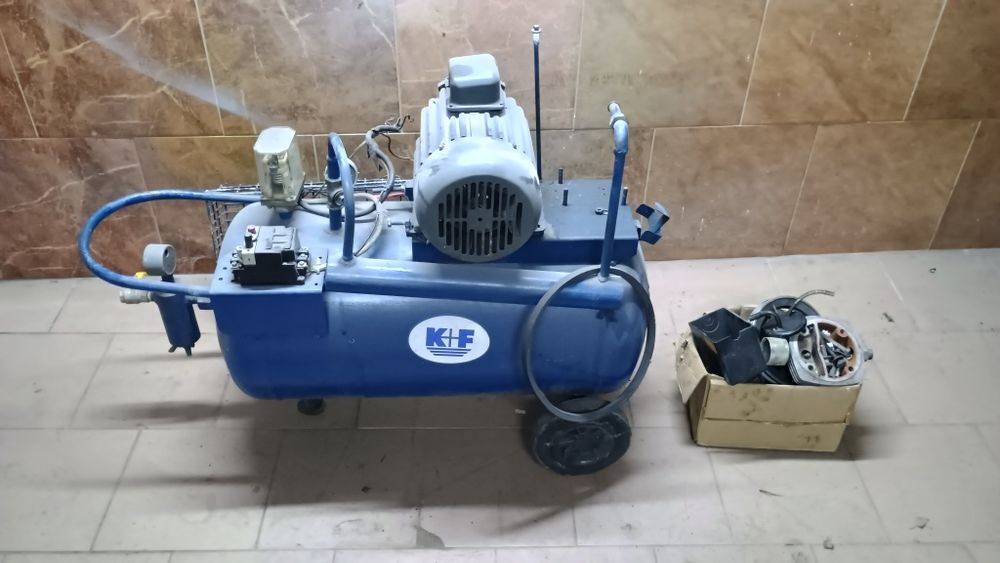 Sprężarka kompresor tłokowy