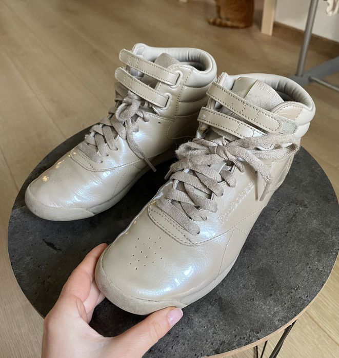 Класні перламутрові Reebook 37р.