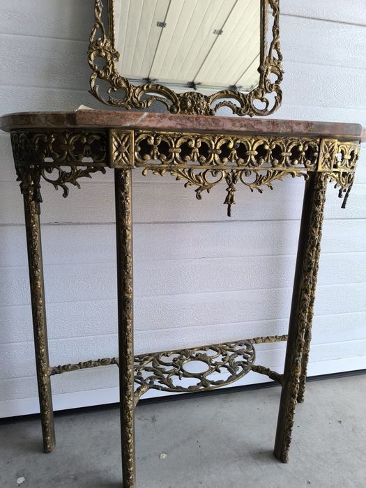 Credencia antiga em latão mesa em pedra marmore e espelho