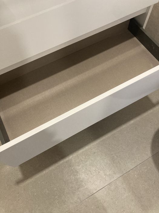 Móvel de casa de banho suspenso com lavatório e torneira — novo