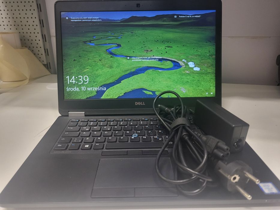 Solidny laptop Dell Latitude E5470 - wydajność i wytrzymałość w jednym