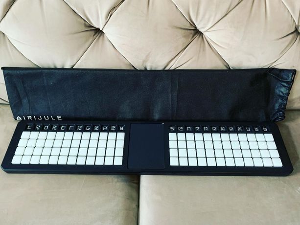 MIDI контроллер синтезатор для теории музыки TheoryBoard
