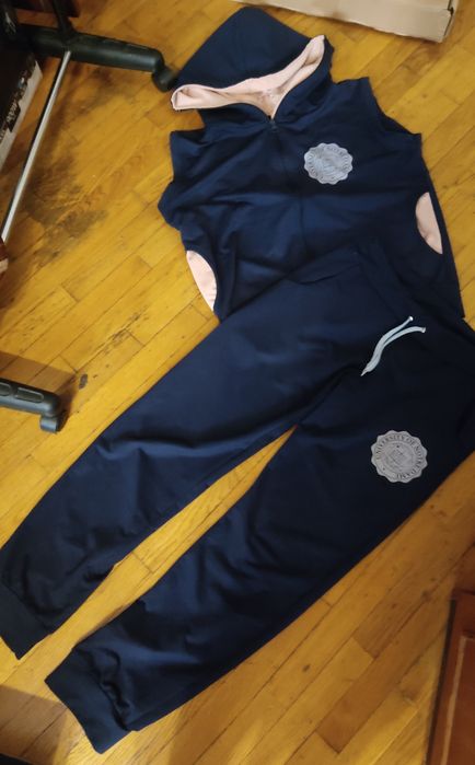 Спортивный костюм женский