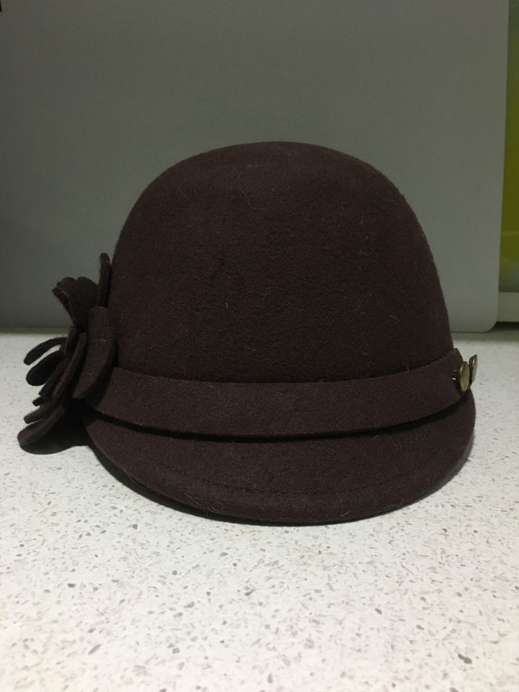 Шляпа женская из фетра.