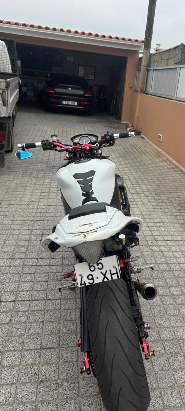 Yamaha R1 rn12 2005