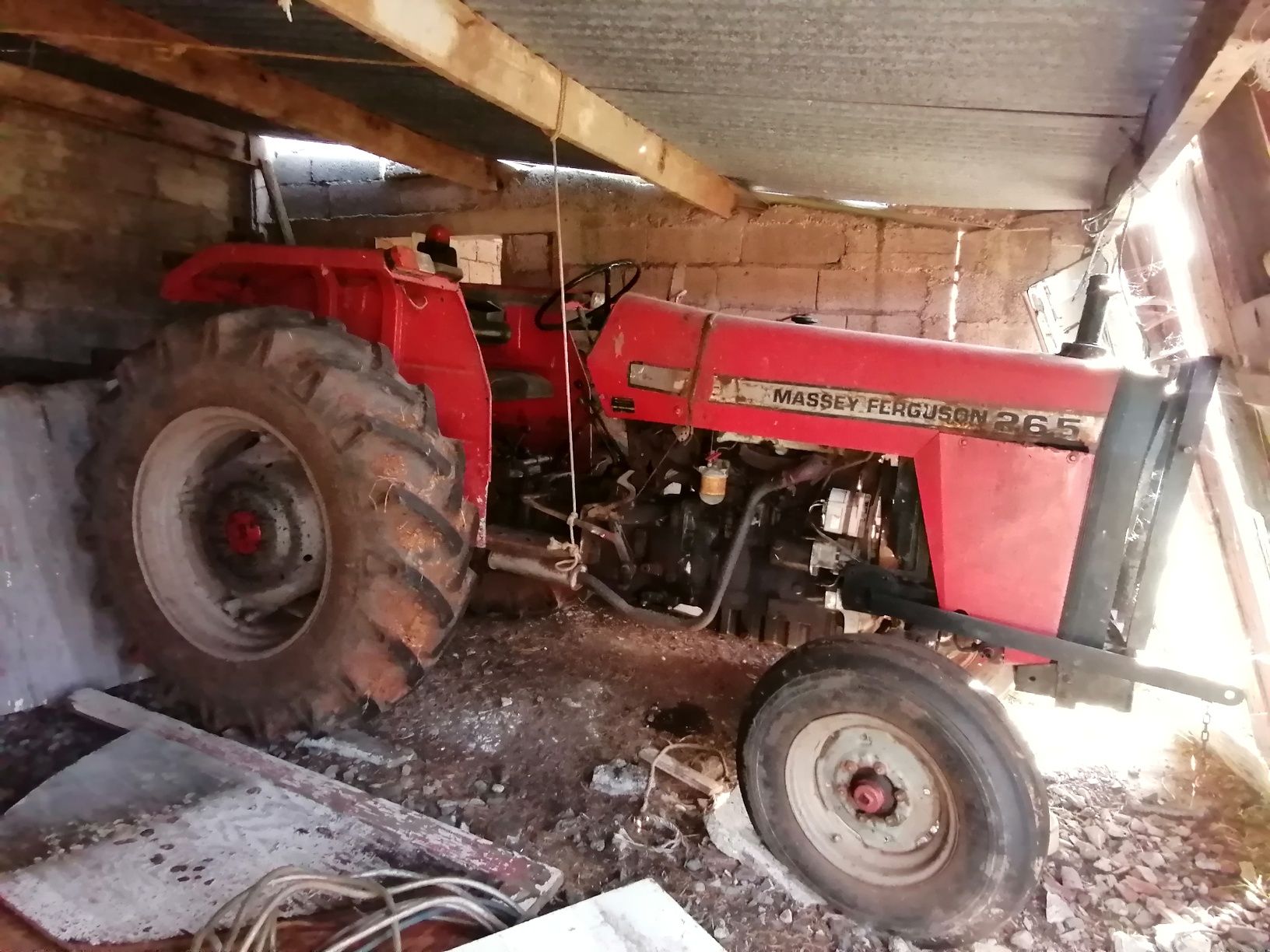 Trator Massey-Ferguson 65Cv