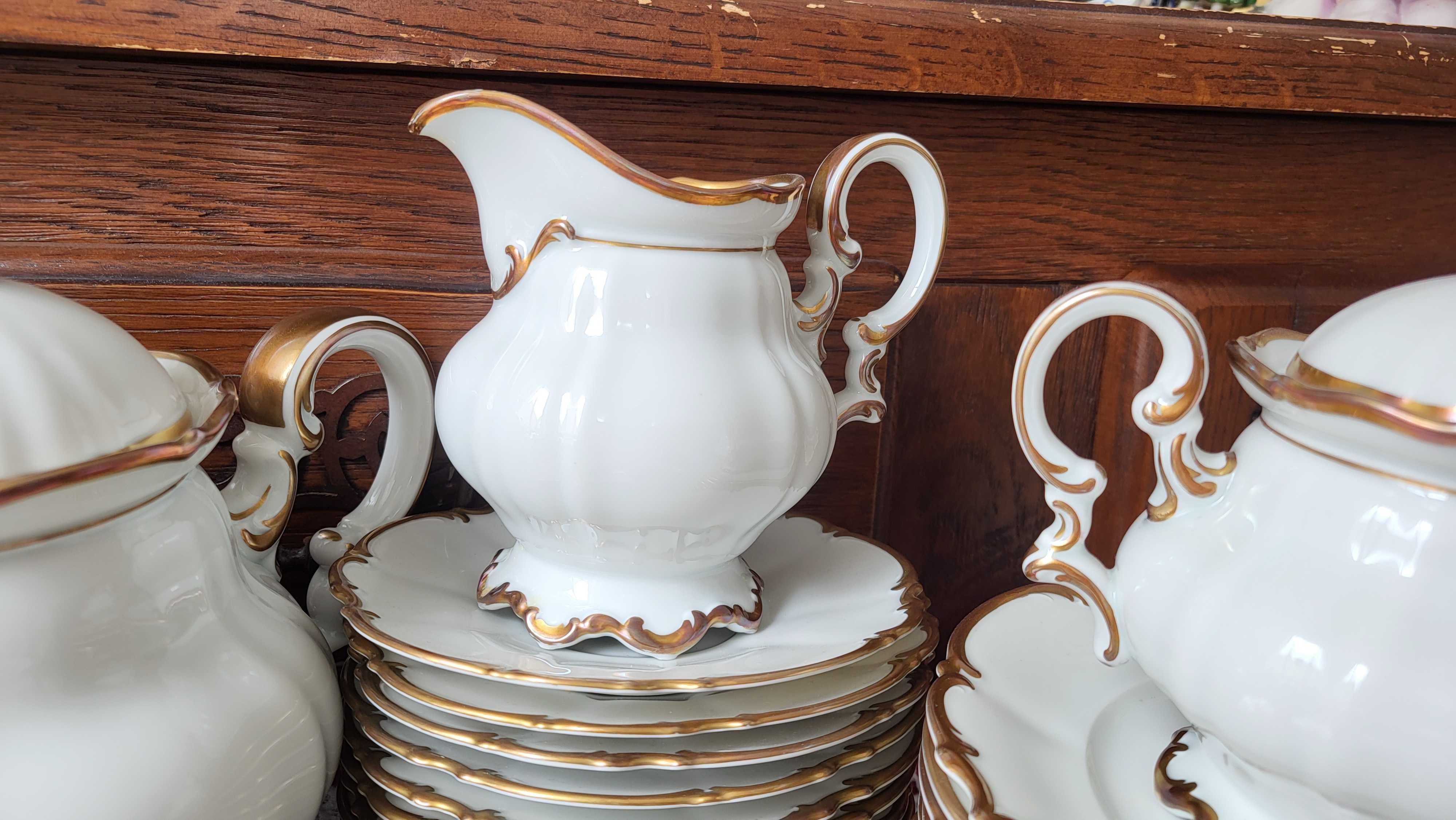 Старинный сервиз Hutschenreuther Selb Германия. Продажа попредметно.